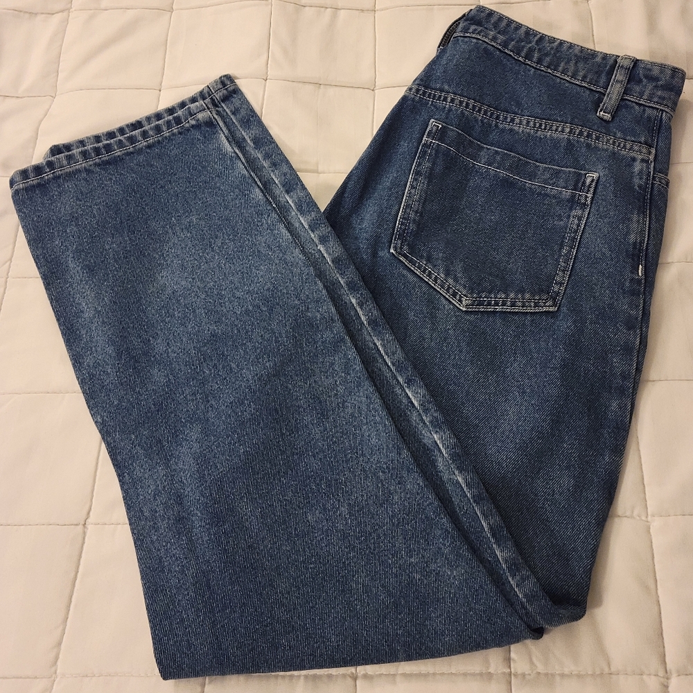 Size 28 blue jeans